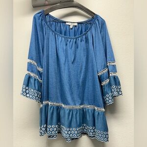 Fever blue embroidered eyelet bell sleeve ruffle hem tunic size 1X
